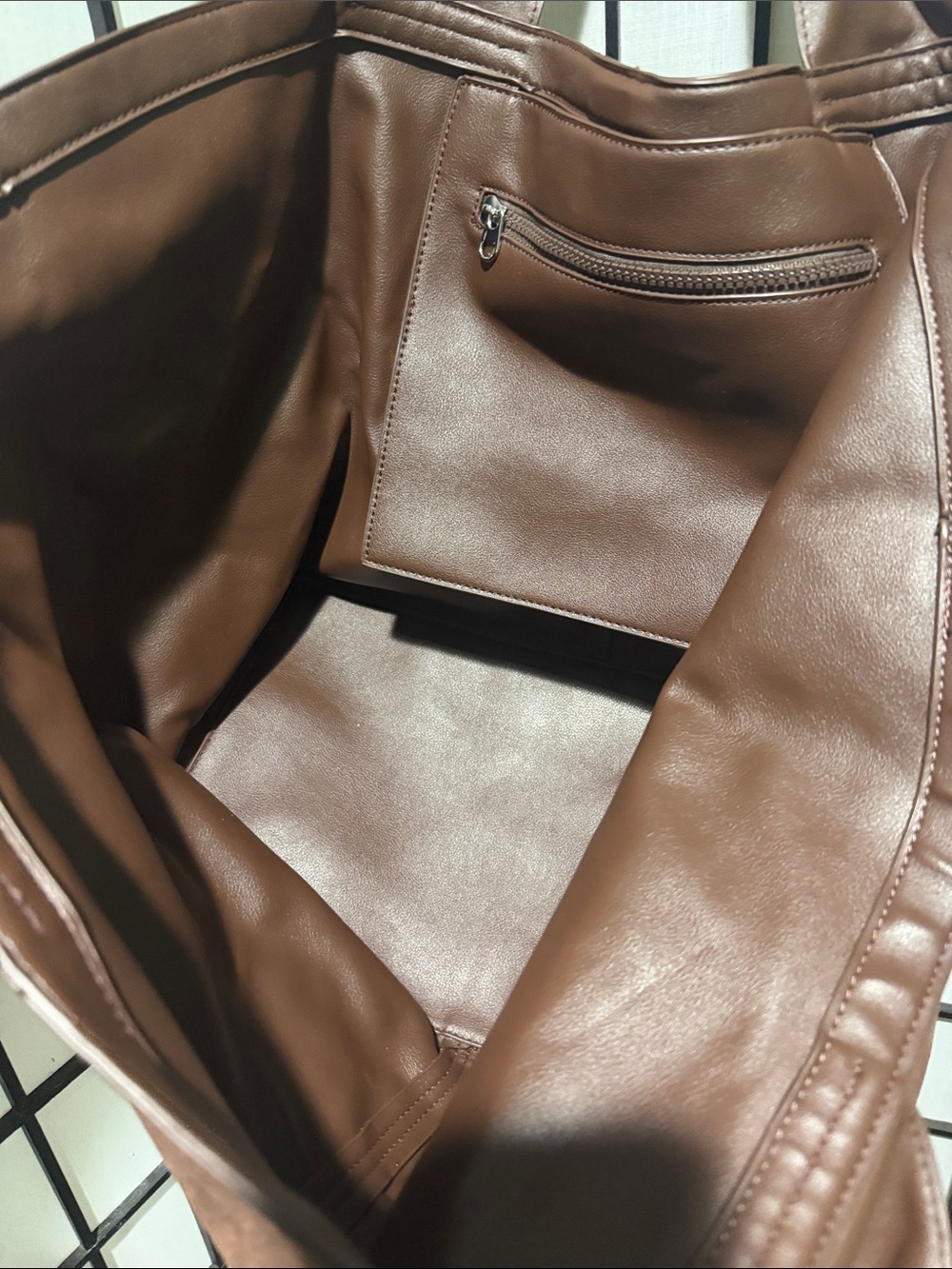Free People Brown Vegan Suede/ Leather HUGE Reversible NWOT Roomy RemoveablPouch - Picture 4 of 6